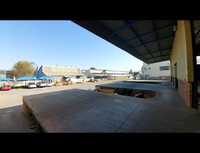 4,616M² WAREHOUSE TO LET IN CLAYVILLE